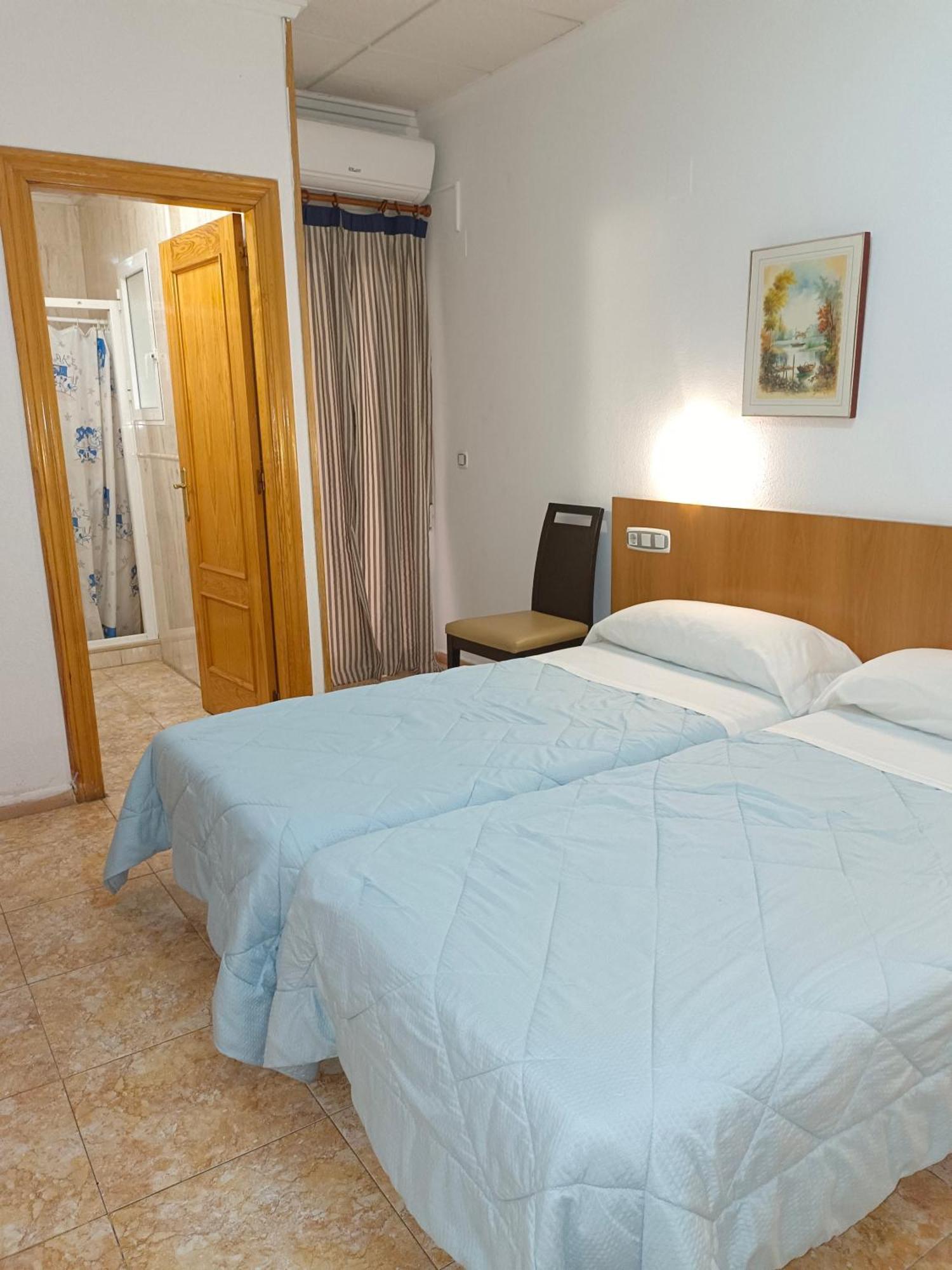 Hostal Gran Via Levante Torrevieja Exterior photo