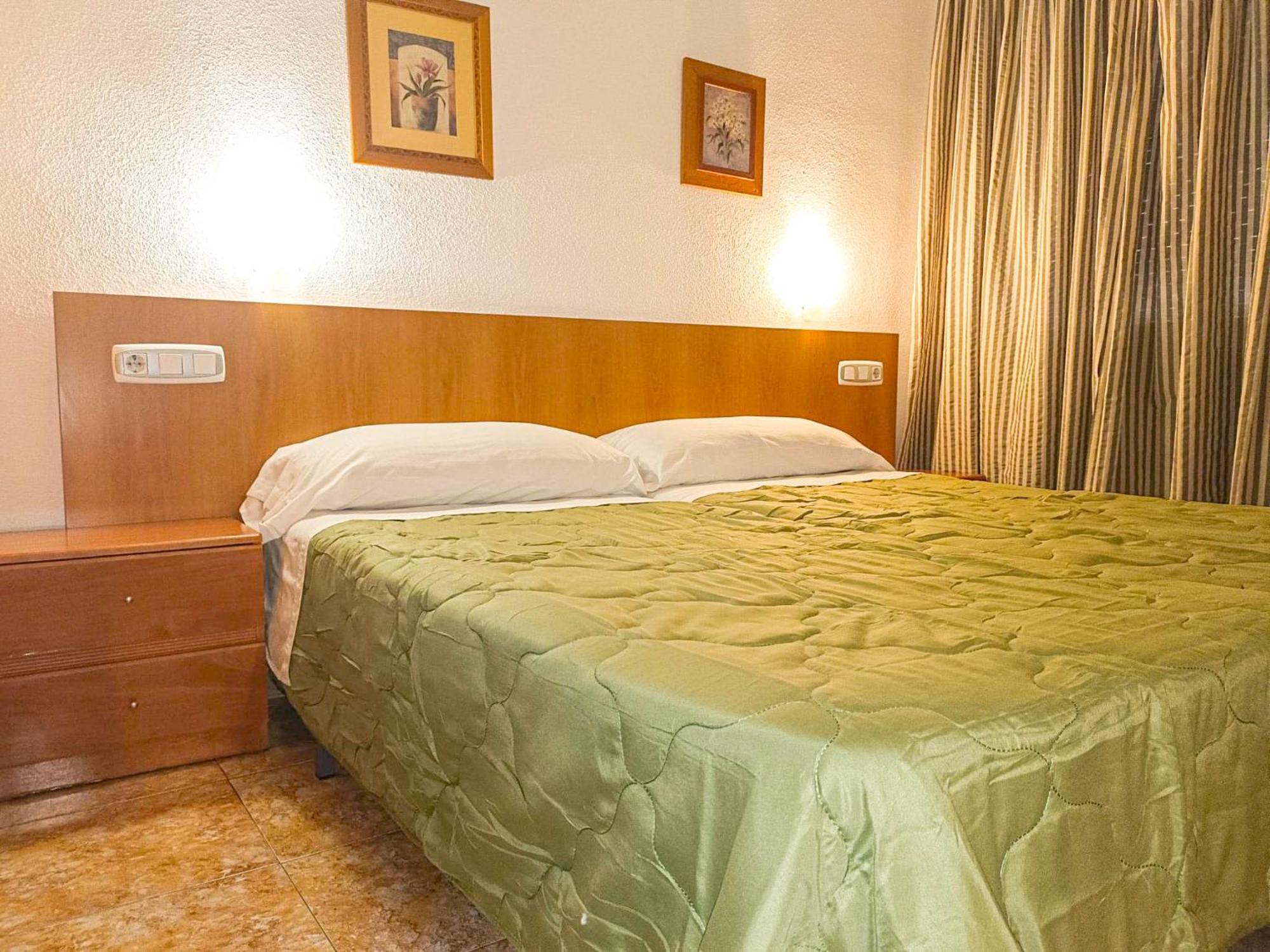 Hostal Gran Via Levante Torrevieja Exterior photo